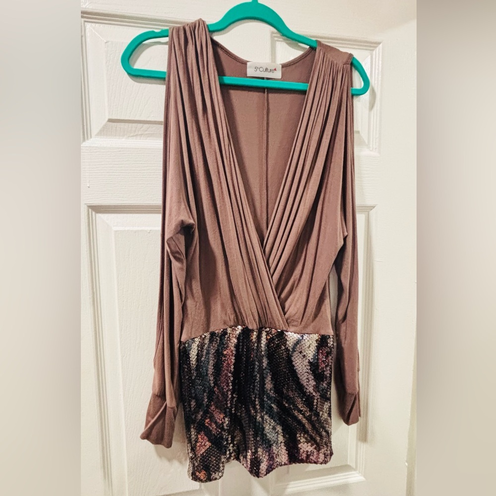 5th Culture Bronze/Tan Long-Sleeve V-Neck Dress/Top with Sequin Skirt Panel